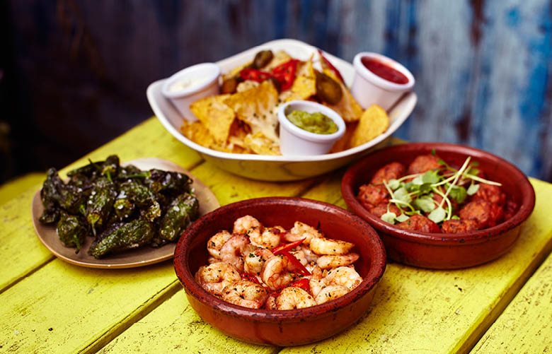 Camden Market food - The Cuban tapas with nachos, prawns, meatballs and padron peppers